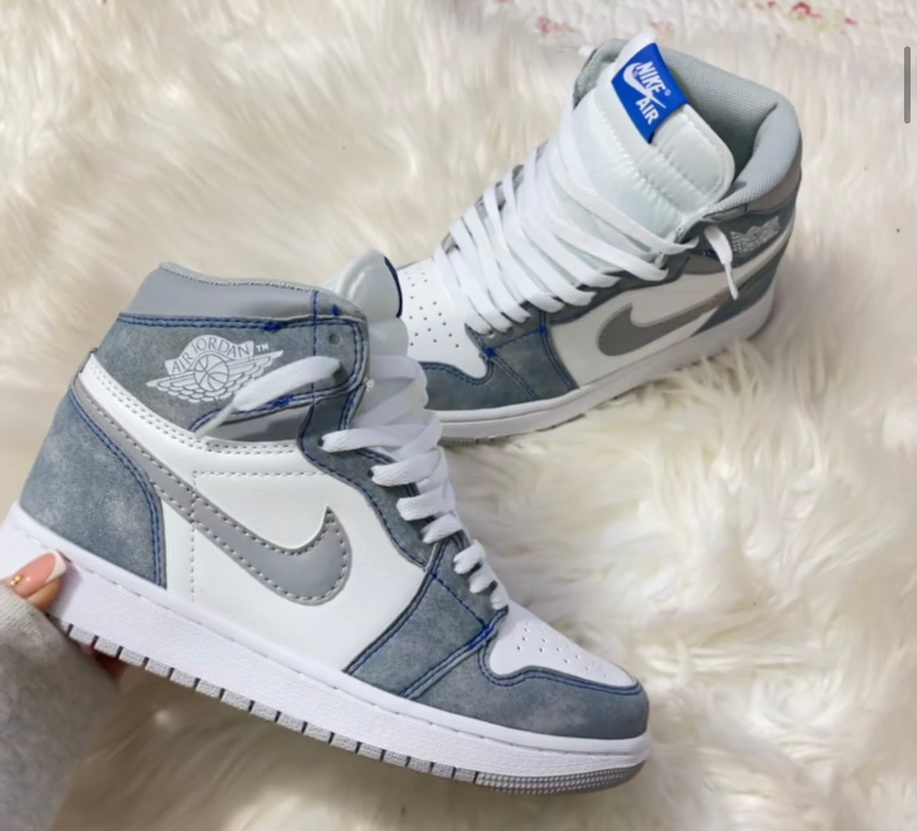 Air Jordan 1 High OG “Hyper Royal”