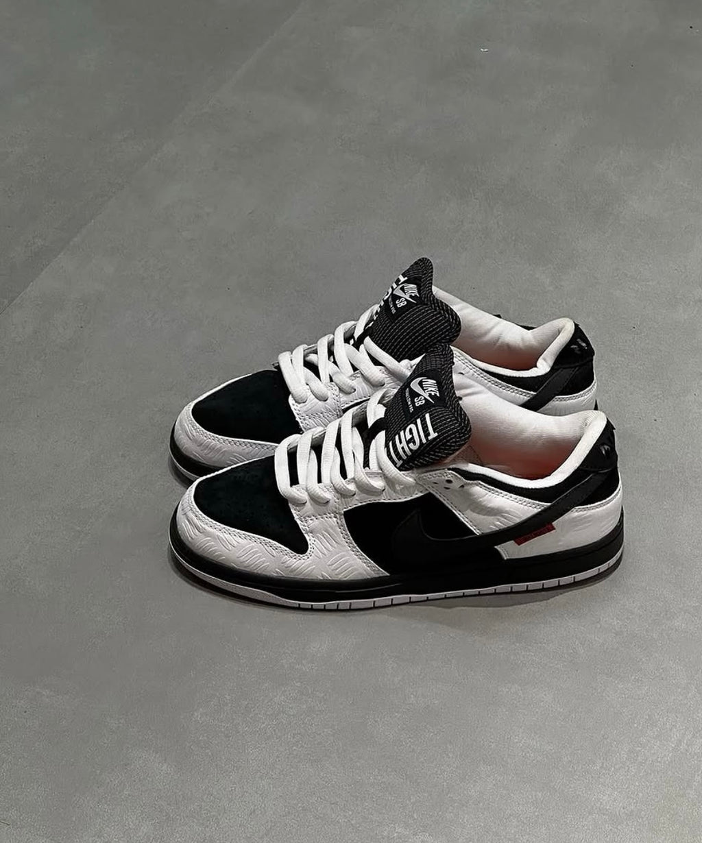 Nike SB Dunk Low “Black/White/Gum”