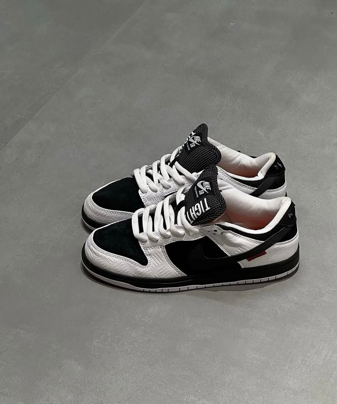 Nike SB Dunk Low “Black/White/Gum”
