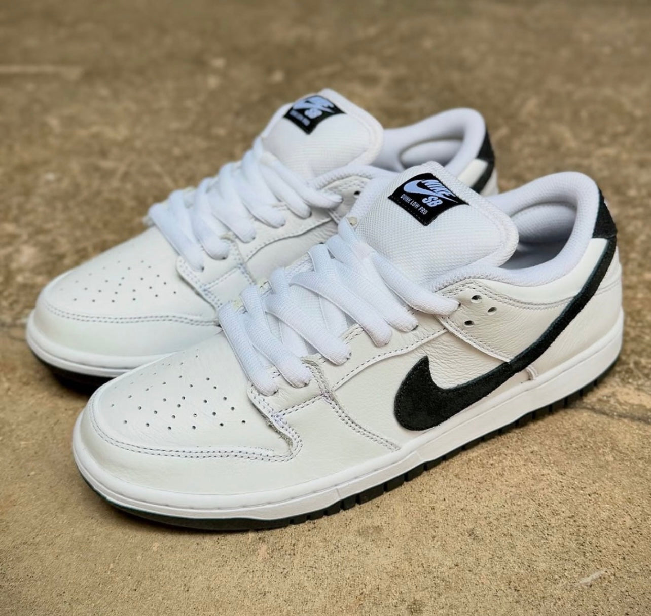Nike SB Dunk Low “Black/White/Gum”