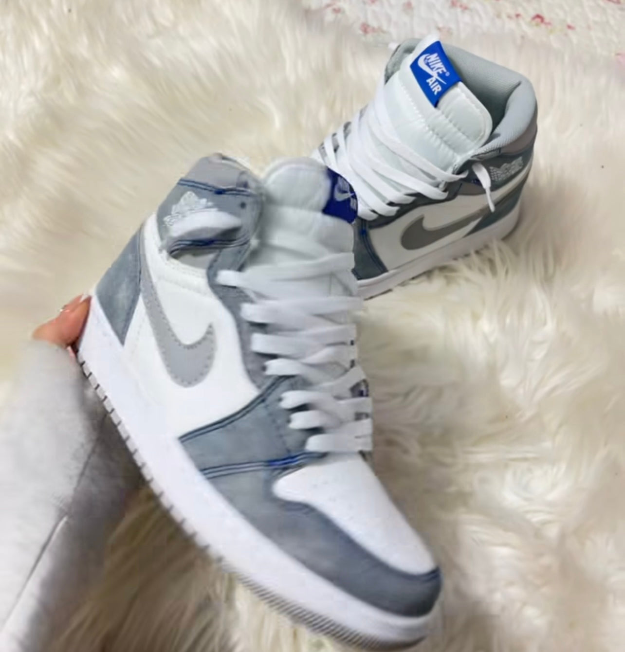 Air Jordan 1 High OG “Hyper Royal”