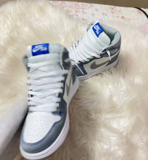 Air Jordan 1 High OG “Hyper Royal”